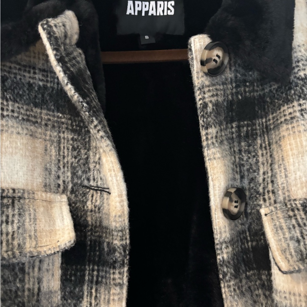 Apparis long (warm) plaid coat with faux fur trim.